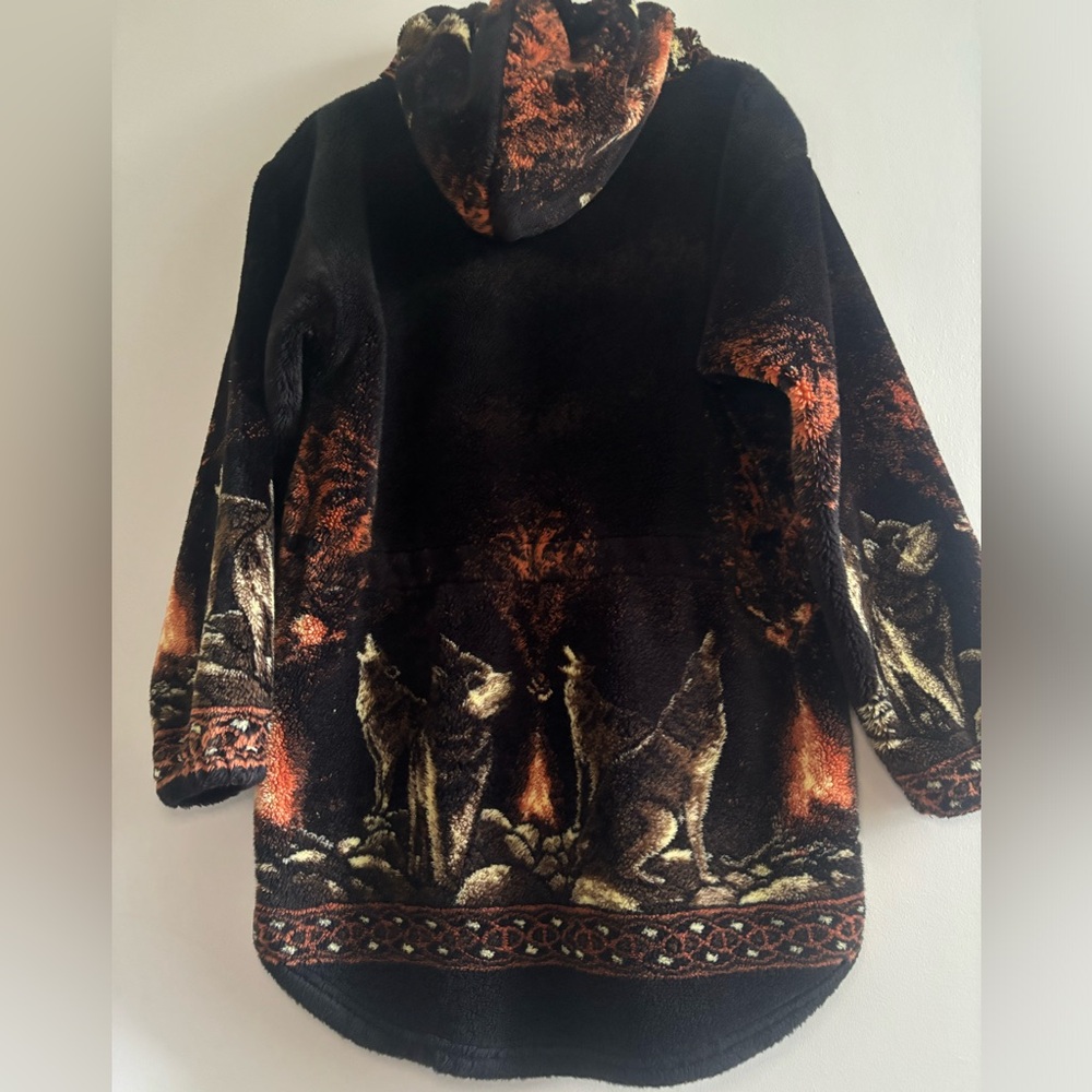 SOLD!! ❌❌❌VTG natural reflections wolf hooded zip Sherpa